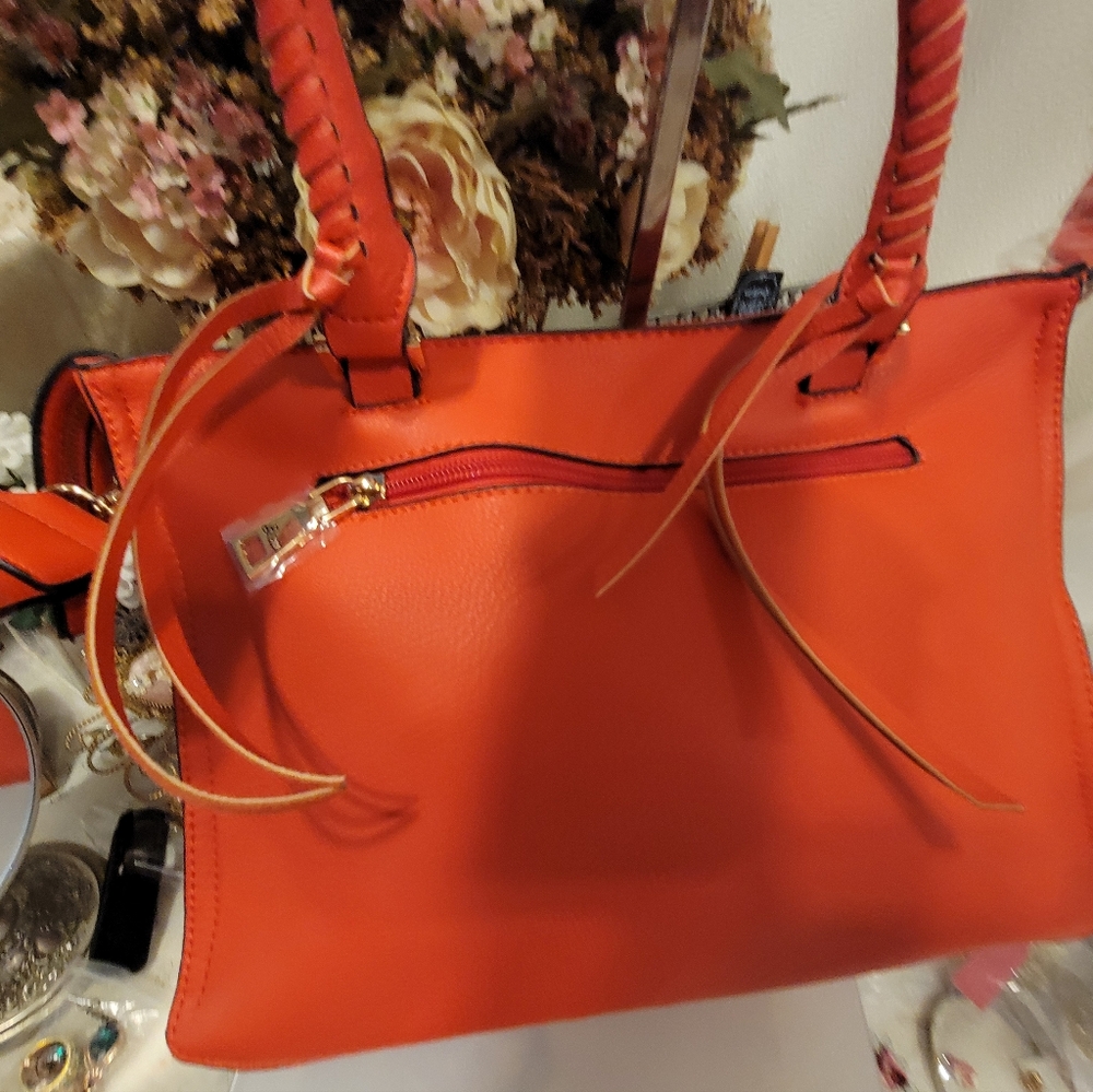NWT G.H. Bass & Co CORAL Convertible Bag With 2 Straps - Picture 4 of 16